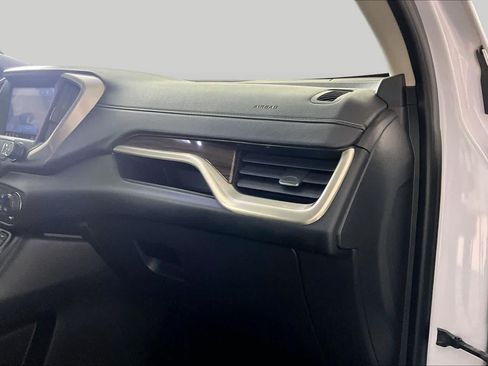 Used 2020 GMC Terrain Denali w/ Denali Premium Package FWD image 17