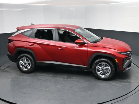 New 2026 Hyundai Tucson SE image 7