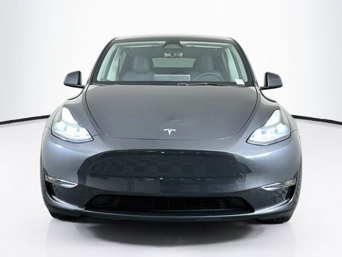 Used 2024 Tesla Model Y Long Range AWD/4WD image 2
