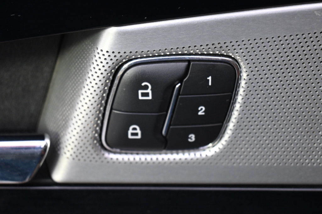 Used 2023 Lincoln Nautilus Black Label AWD/4WD image 24