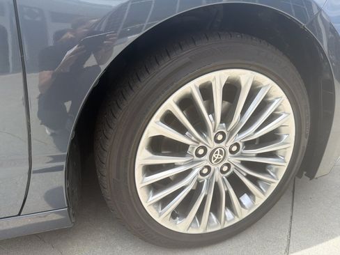 Used 2020 Toyota Avalon Limited w/ Advanced Safety Package FWD image 12