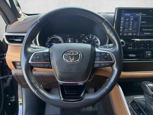 Used 2021 Toyota Highlander Platinum AWD/4WD image 13