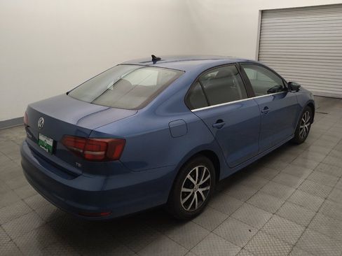 Used 2017 Volkswagen Jetta SE FWD image 9
