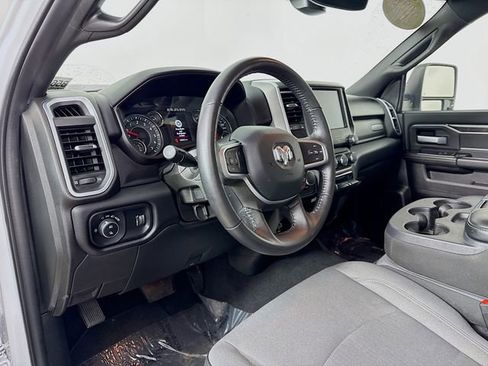Used 2024 RAM 2500 Big Horn w/ Bed Utility Group image 9