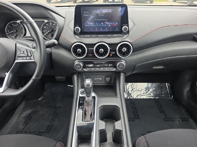 Used 2025 Nissan Sentra SR FWD image 11