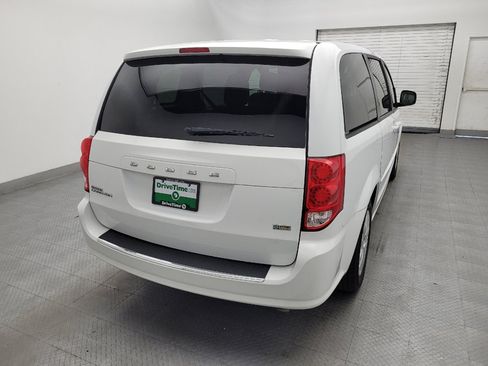 Used 2017 Dodge Grand Caravan SE FWD image 7
