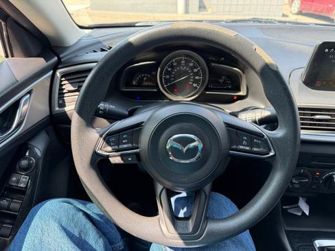 Used 2018 MAZDA MAZDA3 Sport FWD image 14