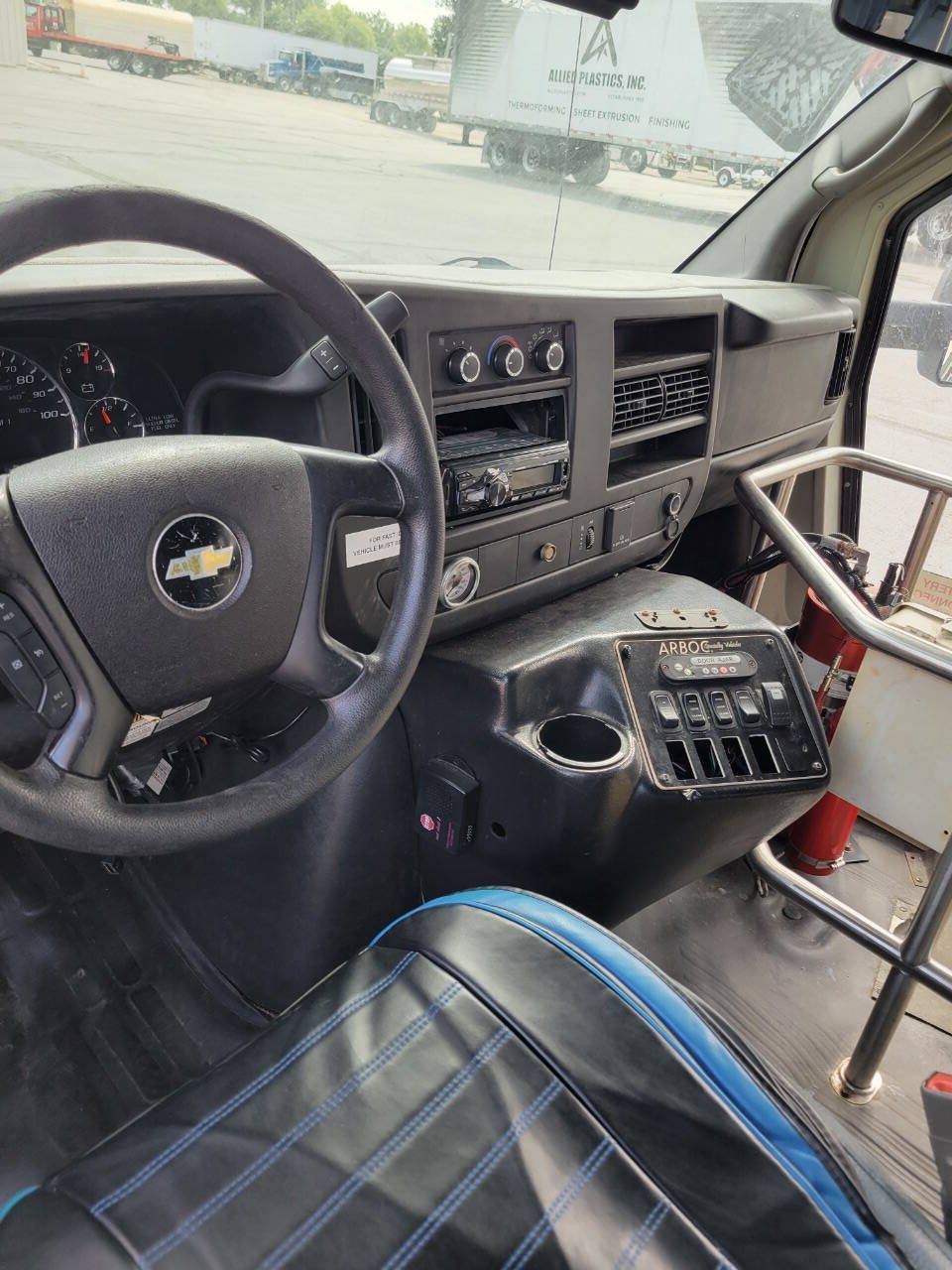 Used 2015 Chevrolet Express 4500 w/ Shuttle Bus Package RWD image 9