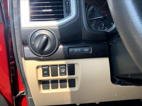 Used 2017 Nissan Titan SV RWD image 36