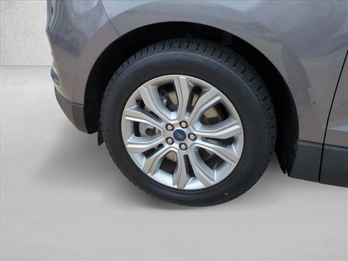 Used 2022 Ford Edge Titanium w/ Equipment Group 301A AWD/4WD image 23