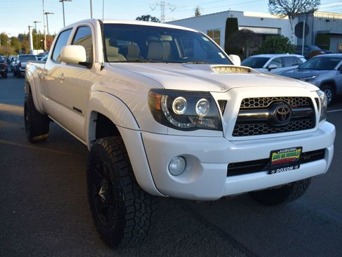 Used 2011 Toyota Tacoma 4x4 Double Cab image 3