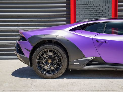 Used 2024 Lamborghini Huracan Sterrato AWD/4WD image 8