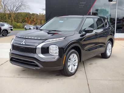 New 2025 Mitsubishi Outlander ES