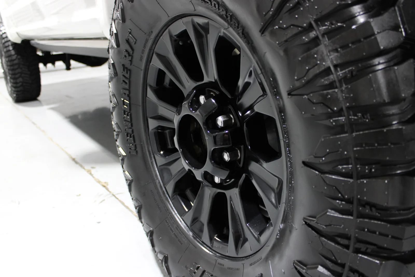 Used 2022 Ford F250 Lariat w/ Tremor Off-Road Package AWD/4WD image 18