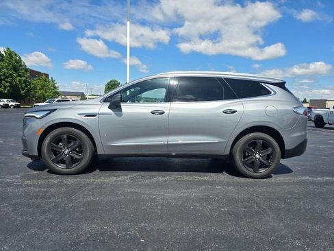 Used 2023 Buick Enclave Essence w/ Experience Buick Package AWD/4WD image 8