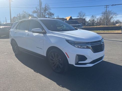 Used 2022 Chevrolet Equinox RS w/ Infotainment Package image 7