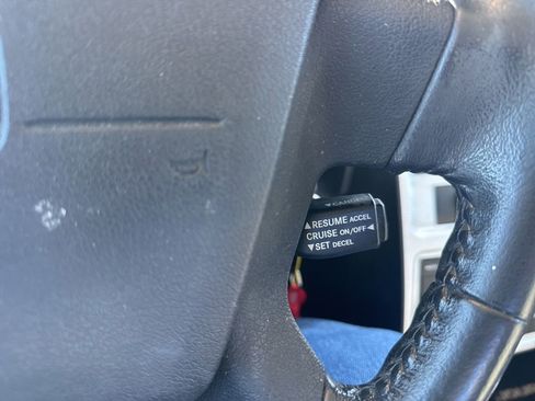 Used 2010 Dodge Journey SXT w/ Flexible Seating Group image 23