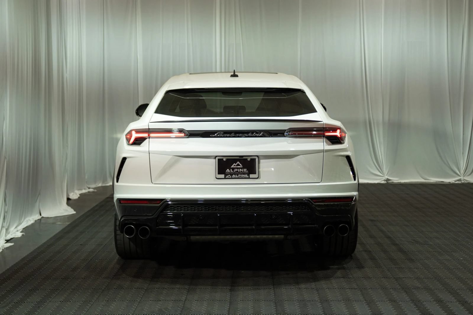 Used 2022 Lamborghini Urus AWD/4WD image 7