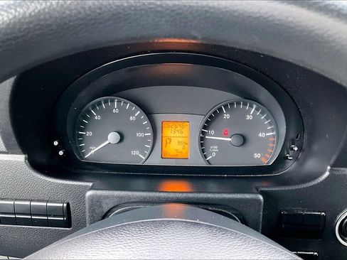 Used 2015 Mercedes-Benz Sprinter 2500 image 18