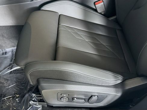 Used 2025 BMW X3 xDrive30i w/ Convenience Package image 18