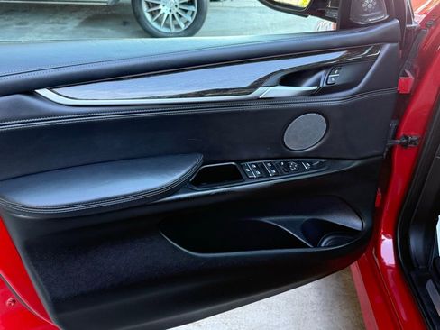 Used 2018 BMW X5 M image 21