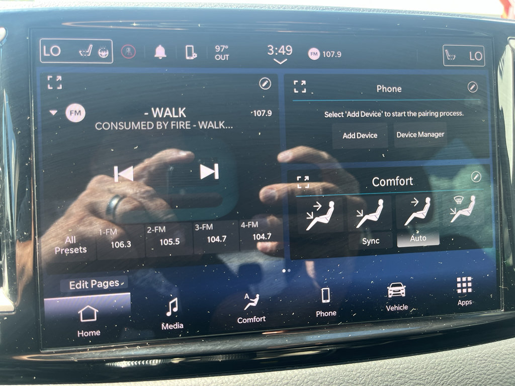 Used 2023 Chrysler Pacifica Touring-L FWD image 25