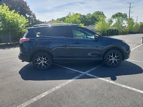 Used 2018 Toyota RAV4 SE w/ Power Extra Value Package AWD/4WD image 6