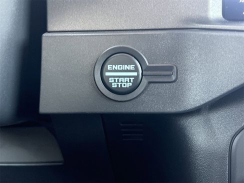 New 2025 Ford Bronco Big Bend w/ Black Diamond Package image 5