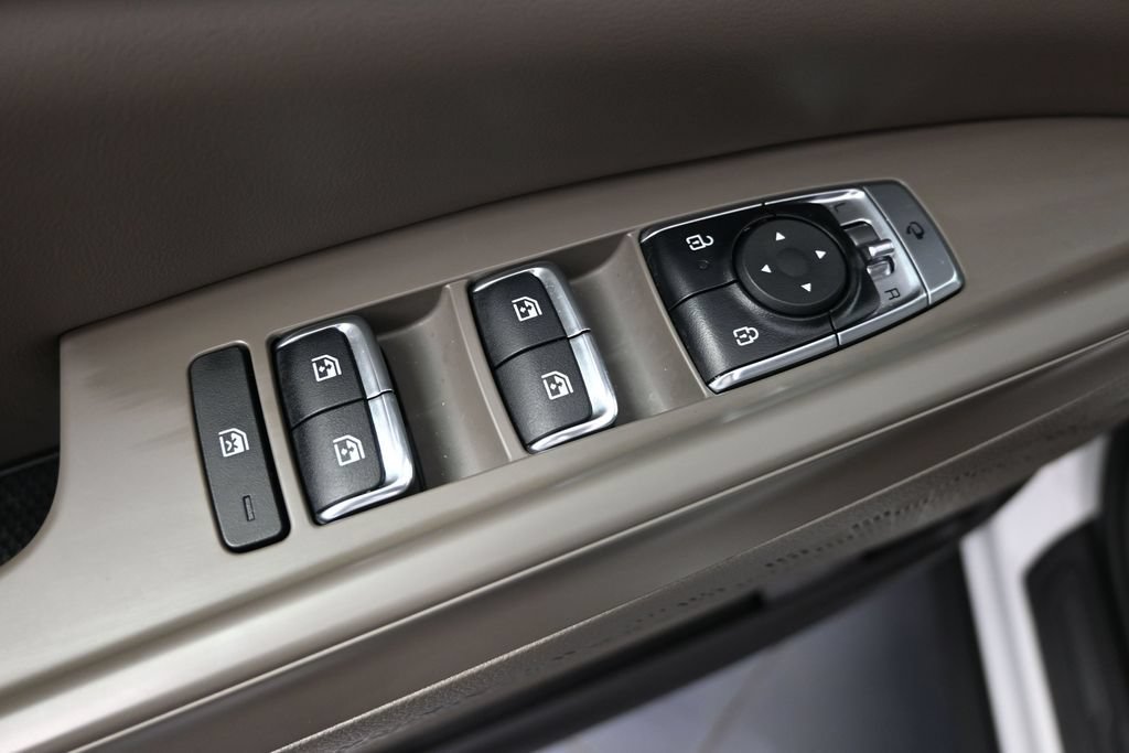 Certified 2026 Kia Carnival EX FWD image 10