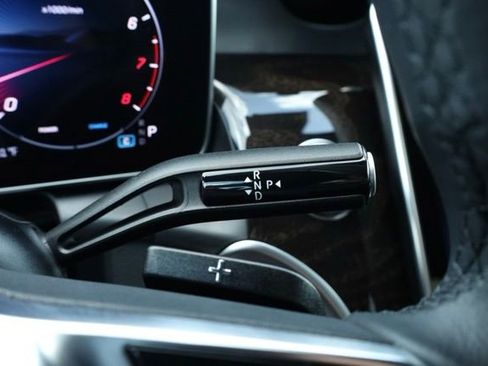 Certified 2025 Mercedes-Benz GLC 300 image 17