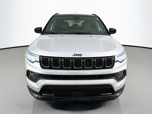 Used 2024 Jeep Compass Latitude w/ Convenience Group AWD/4WD image 2