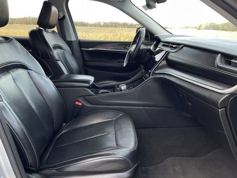 Used 2021 Jeep Grand Cherokee L Limited image 23