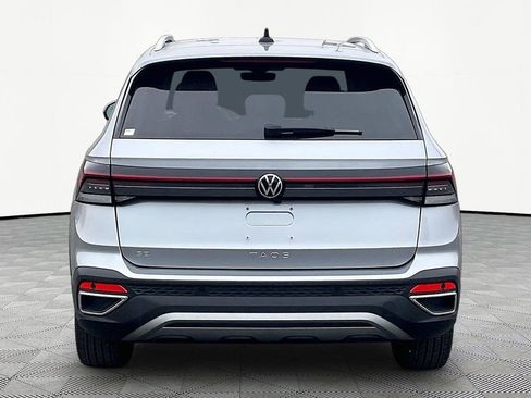 Used 2025 Volkswagen Taos SE image 6