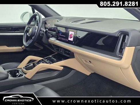 Used 2024 Porsche Cayenne image 14
