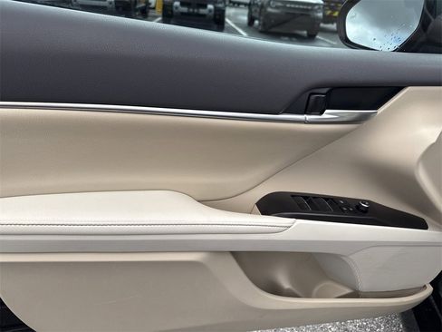 Used 2024 Toyota Camry XLE w/ Navigation Package image 10