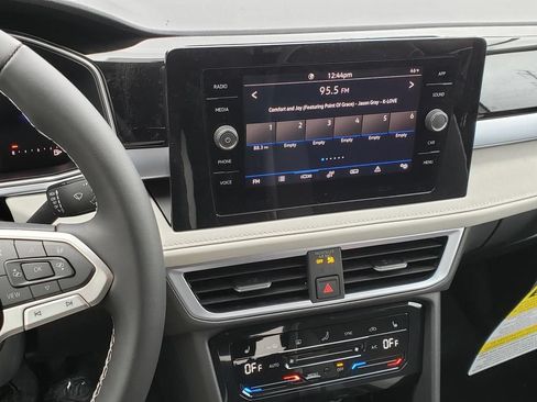 New 2026 Volkswagen Taos SE FWD image 10