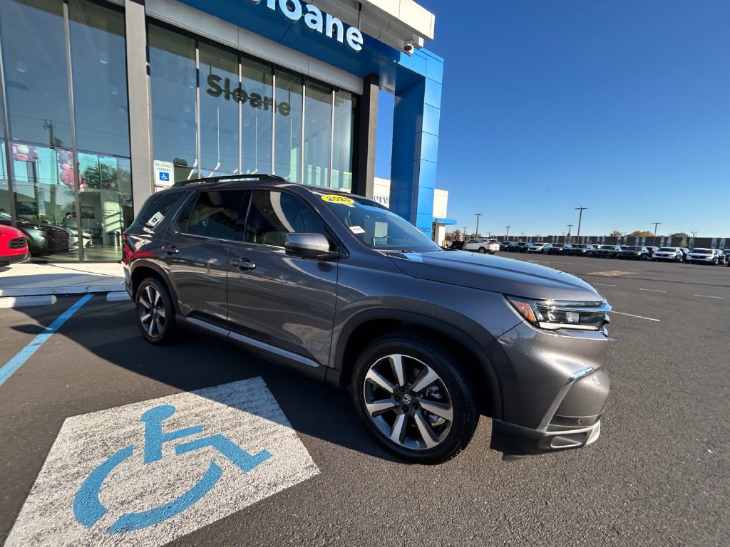Used 2025 Honda Pilot Elite image 18