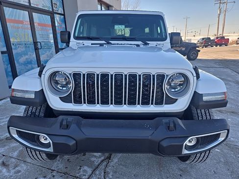 New 2026 Jeep Wrangler Unlimited Sahara AWD/4WD image 13