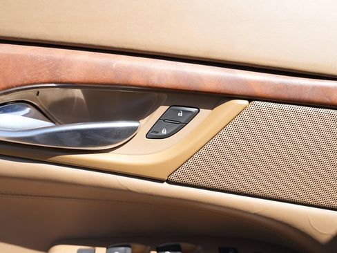 Used 2015 Cadillac Escalade ESV Platinum AWD/4WD image 19