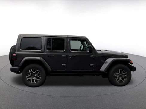 Used 2025 Jeep Wrangler Sahara image 15