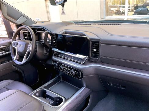 Used 2025 Chevrolet Silverado 2500 LTZ w/ Trail Boss Package AWD/4WD image 14