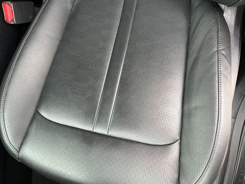 Used 2024 Kia Sorento S image 12