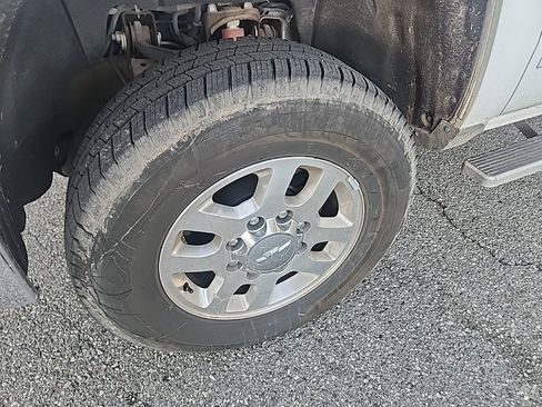 Used 2015 Chevrolet Silverado 2500 LT w/ LT Convenience Package image 9