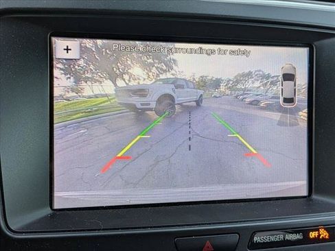 Used 2019 Ford Explorer XLT w/ Equipment Group 201A FWD image 11