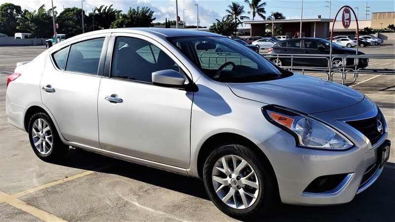 Used 2018 Nissan Versa SV w/ SV Special Edition FWD image 6