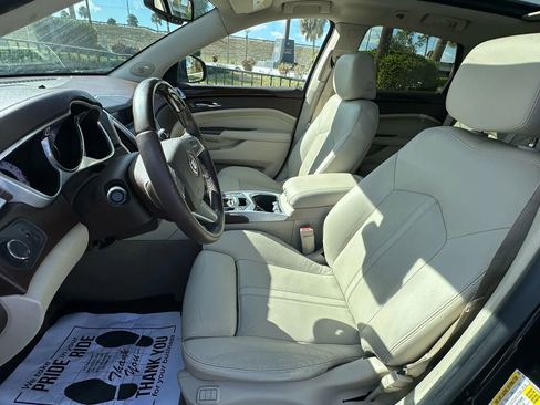 Used 2012 Cadillac SRX Luxury image 29