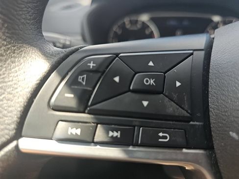 Used 2025 Nissan Altima 2.5 SV FWD image 31