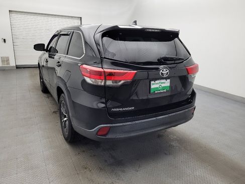 Used 2019 Toyota Highlander LE image 6