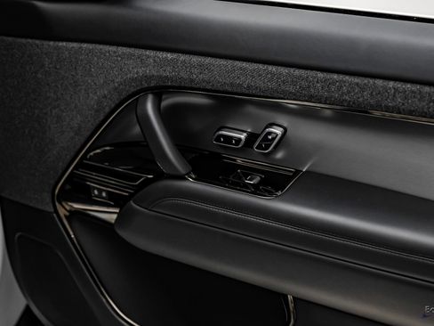 Used 2025 Land Rover Range Rover Sport Dynamic SE image 72