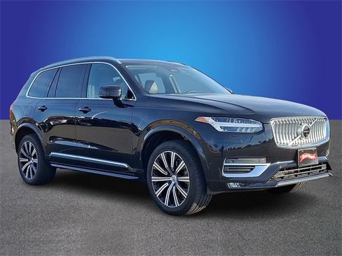 Used 2023 Volvo XC90 B6 Plus image 3